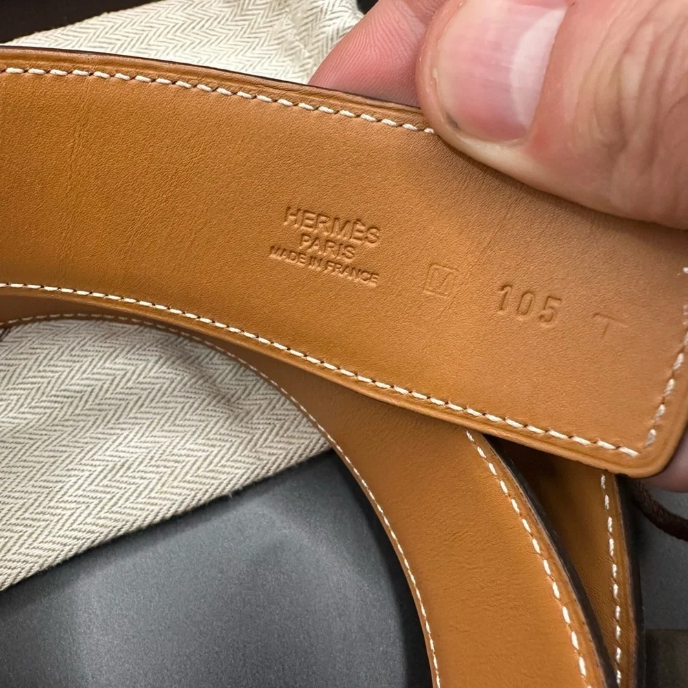 Hermes Signature Reversible Belt Black/Natural Full Presentation